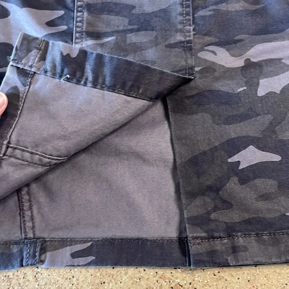 LOFT gray black camouflage print pencil skirt sz 2